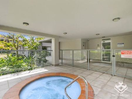 Beautiful 3-Bedroom Townhouse Offering Space, Comfort and Convenience - Photo 3