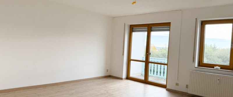 3-Raum Wohnung mit Balkon und Stellplatz im Herzog-Georg-Ring! - Photo 1