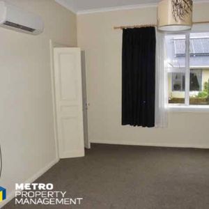 Great Location Flat - Photo 2