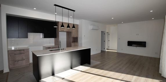 LUXUEUX CONDO À LOUER - 5½ À BLAINVILLE - Photo 2