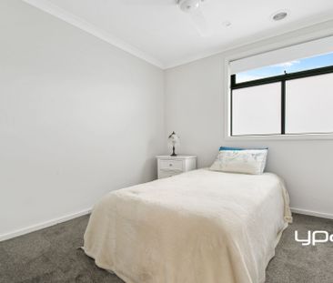 Low Maintenance Townhouse Living - Photo 3