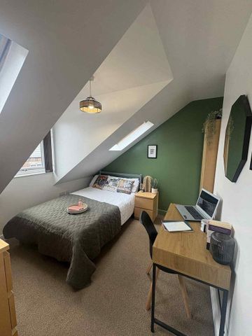 1 bedroom in a house share to rent - Photo 3