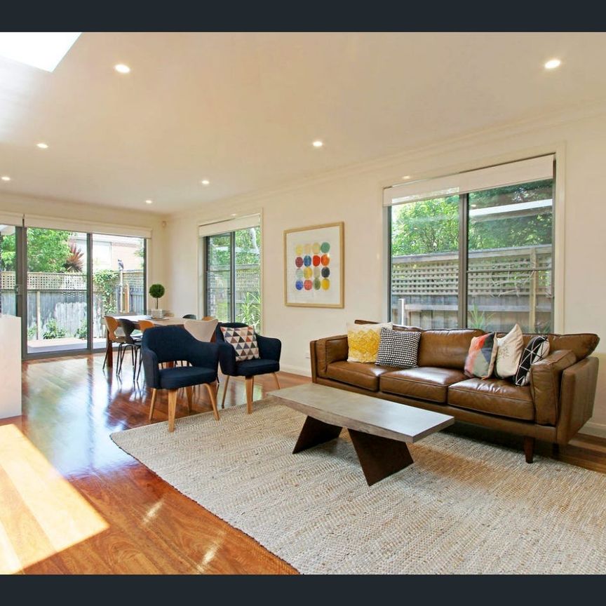 Contemporary Comfort in a Quiet Parkdale Pocket - Photo 1