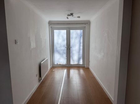 Rushdean Road, Rochester - Photo 2