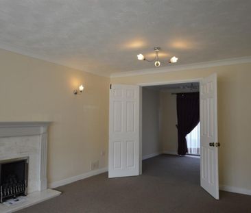 4 bedroom House To Let - Photo 5