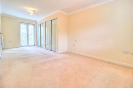 4 bedroom semi-detached house to rent - Photo 3