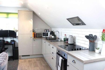 High Street // Bed Apartment // Sept, LN5 - Photo 4