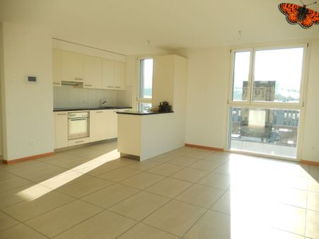 BEAUTIFUL 2 ½ PIECES – WONDERFUL VIEW! - Foto 3