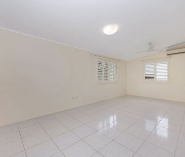 Vintage 2 Bedroom Unit!! DOWNSTAIRS UNIT ONLY - Photo 5