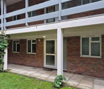 Bedroom Ground Floor Maisonette In Guildford, GU1 - Photo 4