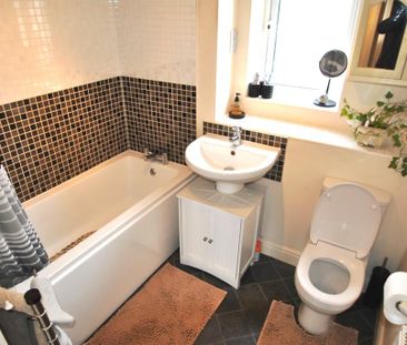 2 bedroom flat to rent - Photo 6