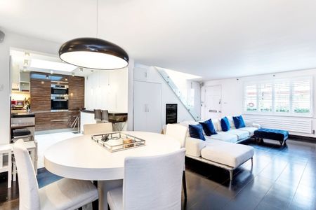 3 bedroom mews to rent - Photo 2