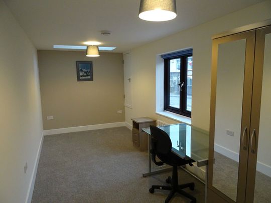 Filton Avenue, Horfield - Photo 1