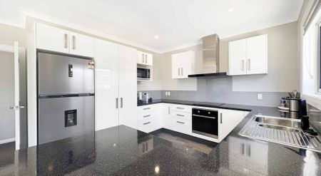 Modern Living - Photo 4