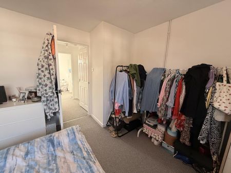 2 bedroom mews to rent - Photo 3