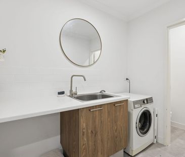 MODERN PARKSIDE LIVING - Photo 1