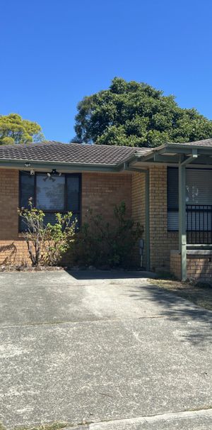 4 Bedroom 2 Bathroom Home - Photo 2