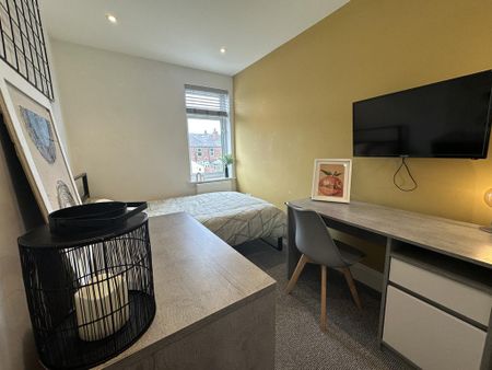 4 bedroom terraced house to rent - Photo 4