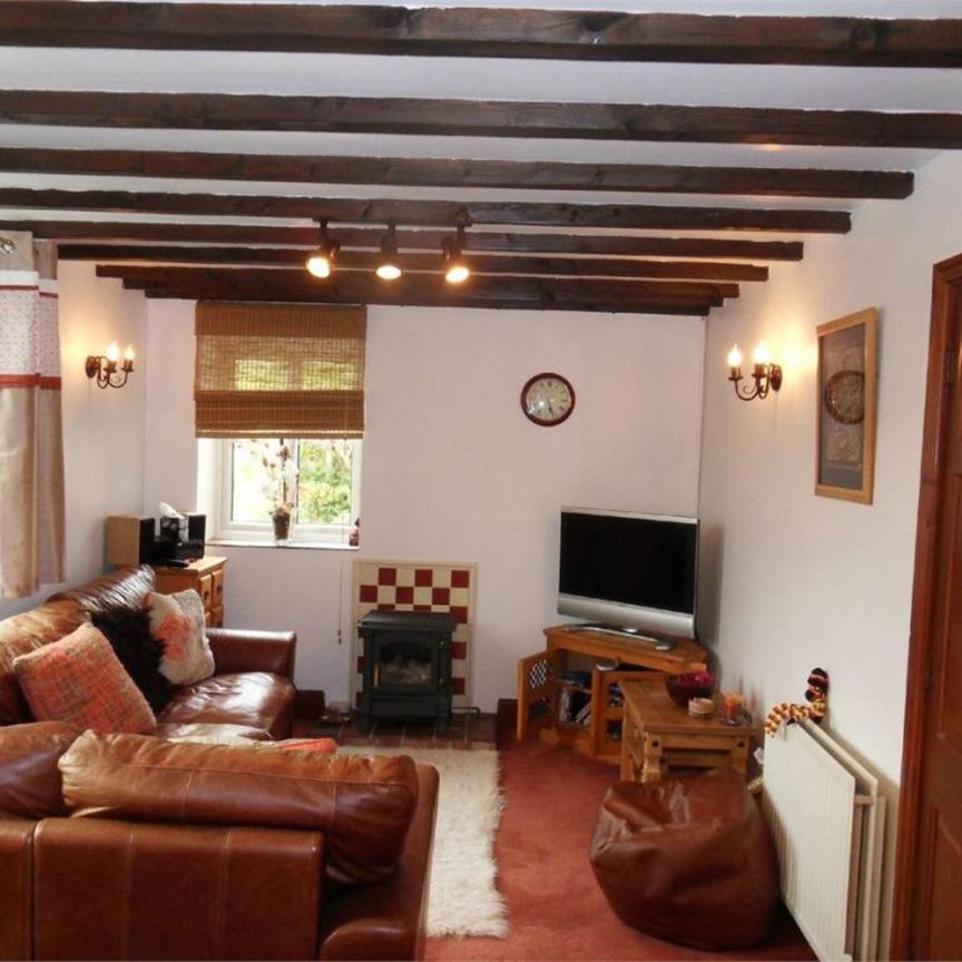 2 Bedroom Semi-Detached House - Photo 1