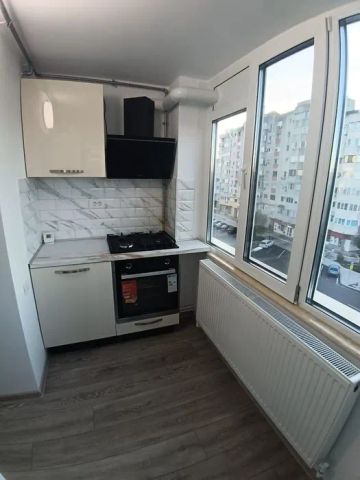 Apartament 2 camere decomandat , 54 mp , Constanta, zona Dezrobirii. - Photo 5