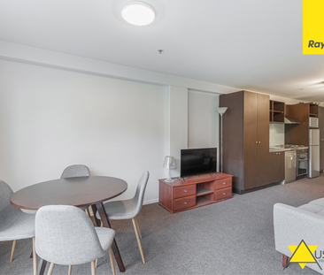 Stunning 2 Bedroom in City - Photo 6