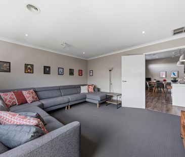 4 Mountford Rise, Pakenham VIC 3810 - House For Rent | Domain - Photo 1