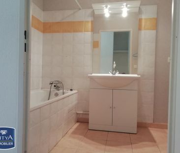 Location Appartement 2 pièces 47m² ST GILLES 30800 - Photo 4