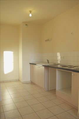 Place aux Bois, F2 au 1er étage - Photo 1