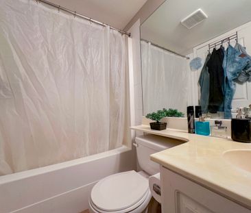 Spacious 2 Bed, 2.5 Bath Condo In Shawnessy | Fireplace, Balcony & ... - Photo 2