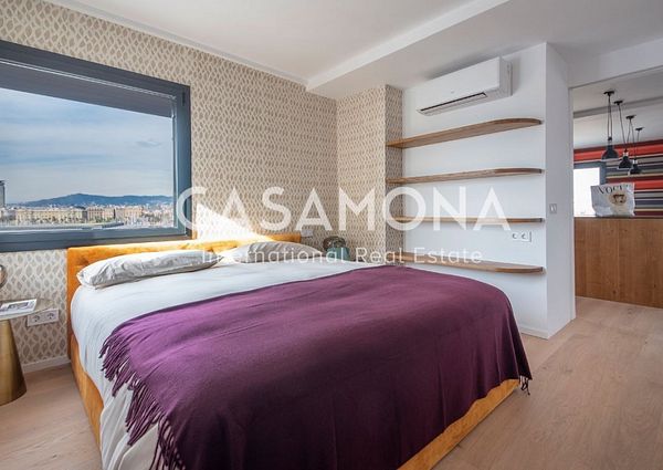 Designer 2 Bedroom Apartment with Balcony and Spectacular Views in Barceloneta