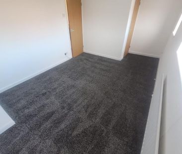 2 bedroom semi-detached house to rent - Photo 4