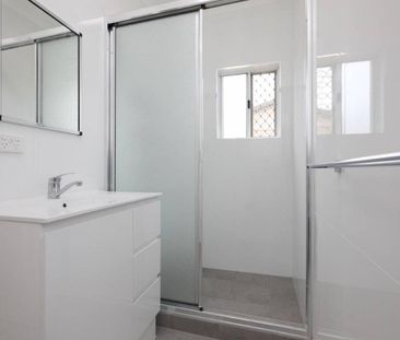 Freestanding Villa - Fully AC - Garage - Garden Shed - Photo 6