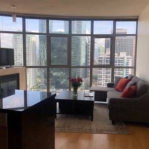 $3,750 / 2br - 990ft2 - 2B/2B/Den Vancouver 19th fl - Photo 2