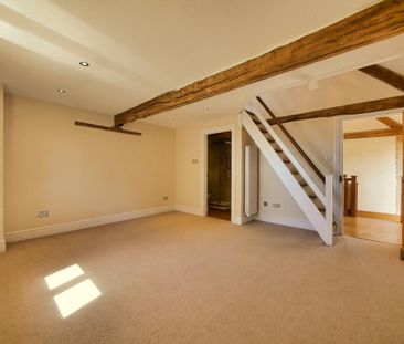 3 bedroom barn conversion to rent - Photo 2