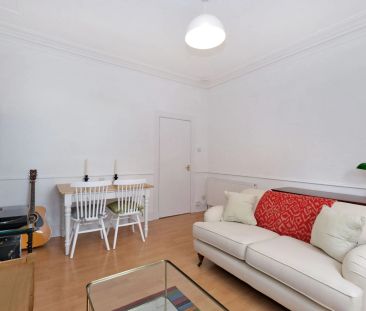 50 Flat 4, Claremont Street, First Floor Right, Aberdeen AB10 6RA - Photo 1