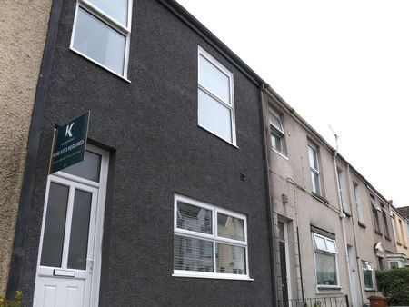 Spacious 7-Bedroom En-Suite House Share in Central Swansea – Close to Station Room G - Photo 5