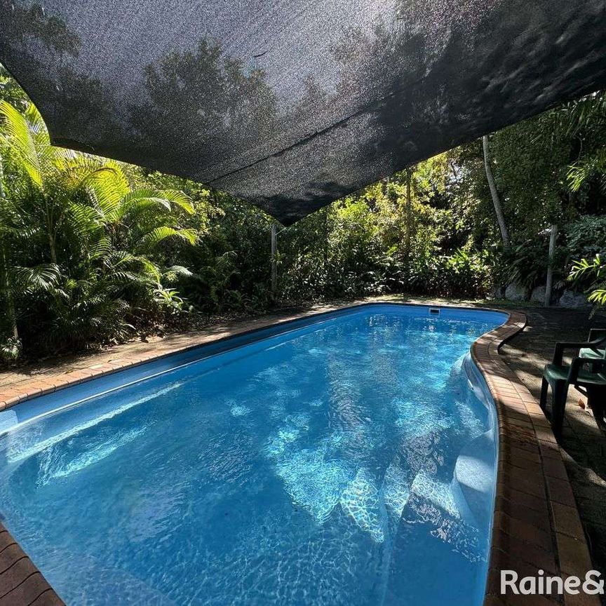 2 BEDROOM : 1 BATHROOM : FULLY FURNISHED : POOL - Photo 1