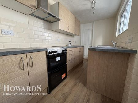 3 bedroom terraced house to rent - Photo 3