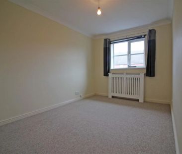 4 Bedroom House - Detached - Photo 2