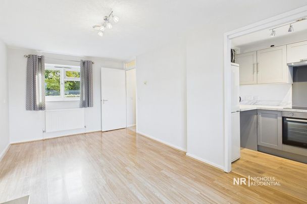 2 bedroom flat to rent - Photo 1