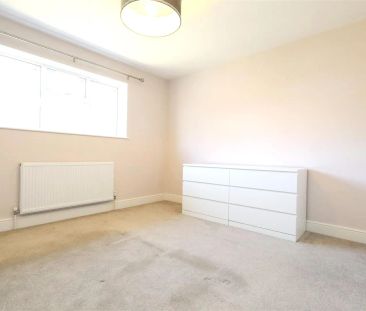 New Park Drive, Hemel Hempstead, HP2 4QJ, Hertfordshire - Photo 1