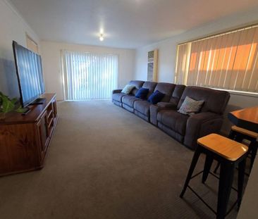 House 3 br, Ens & Bath close to shoppings & schools, 5 km to Adelai... - Photo 6