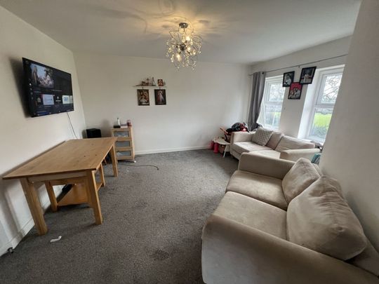 2 Bedroom Flat - Photo 1