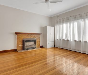 Spacious Family Home in Northcote - Photo 1