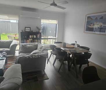 Narre Warren South - Photo 1