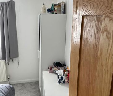 Room in a Shared House, Tybenham Road, SW19 - Photo 3