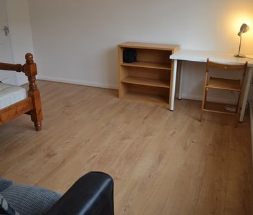 3 Bed Flat, Coldbath Street, SE13 - Photo 3