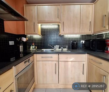 2 bedroom flat to rent - Photo 1