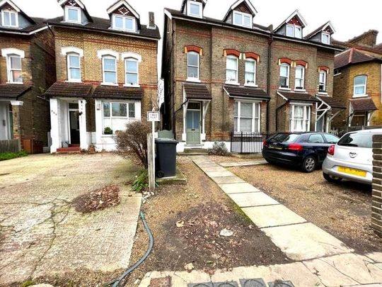 Lee High Road, London, SE12 - Photo 1