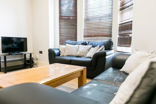 Inglewood Terrace, Woodhouse, Leeds - Photo 1